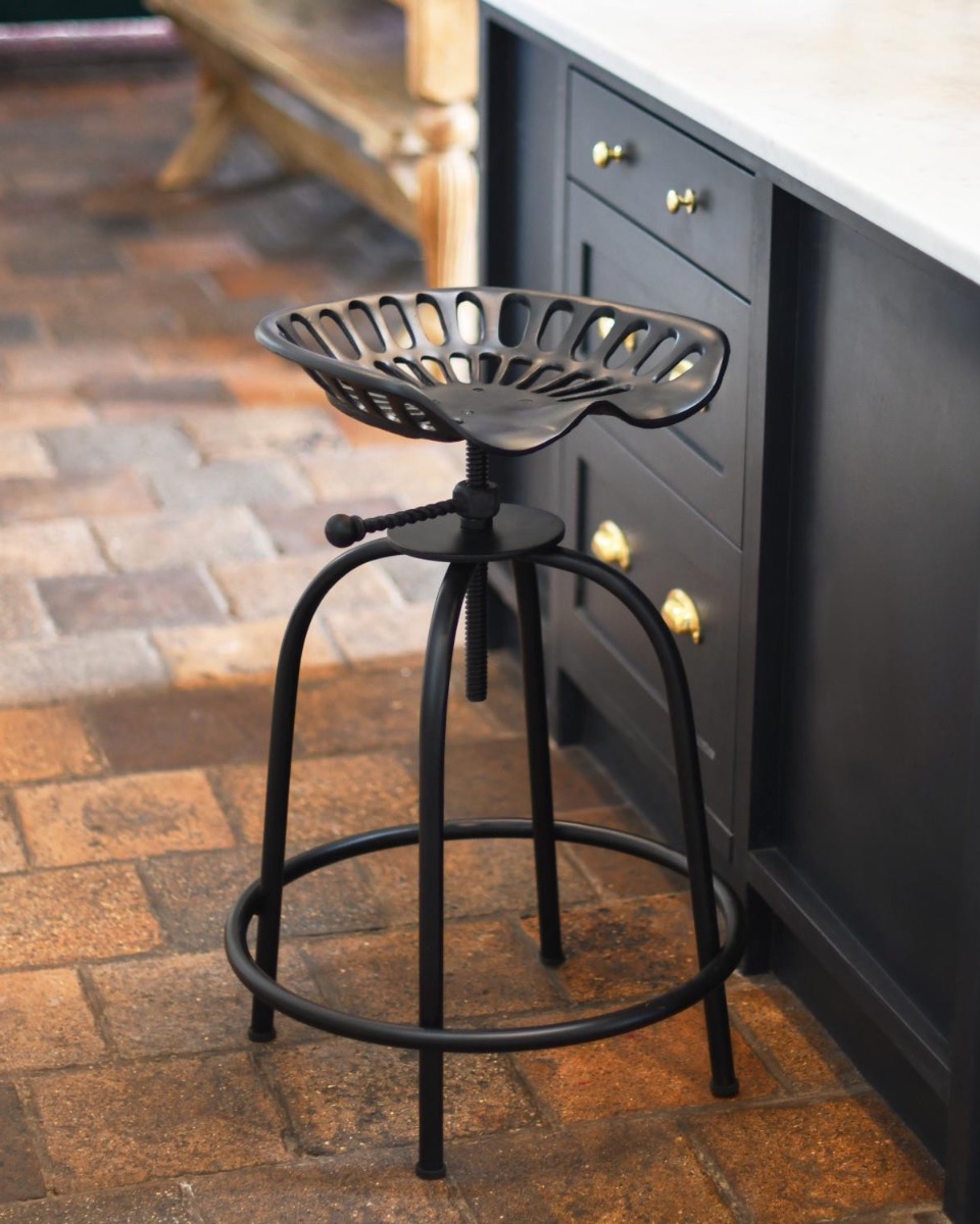 "The Paddock" Tractor Seat in Black