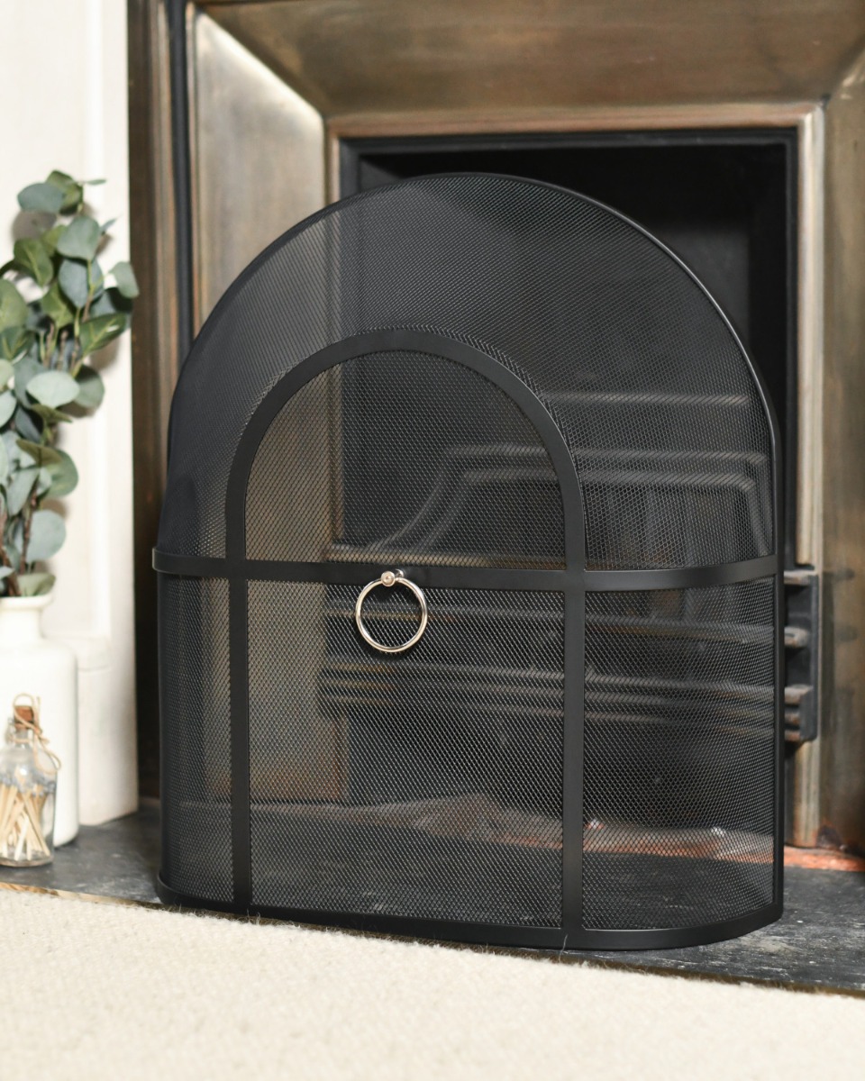 "Cúpula" Black Domed Fireguard with Chrome Handle