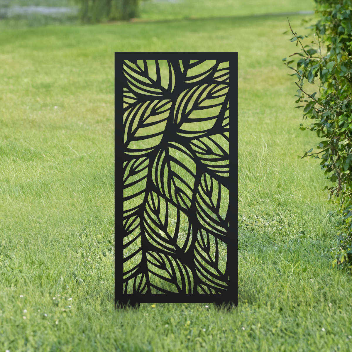 Black Leaf Pattern Garden Screen