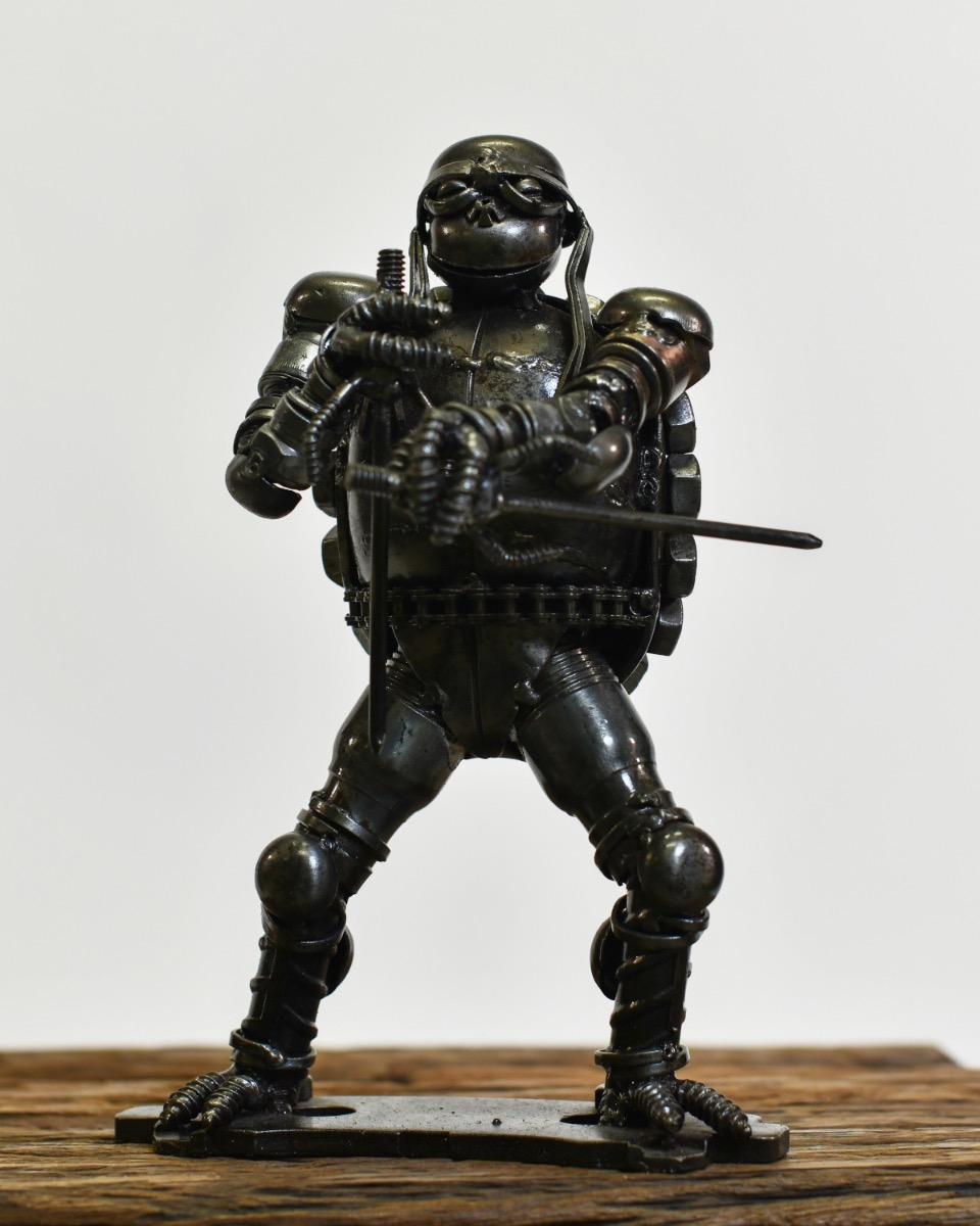 Recycled Metal Parts "Lorenzo" Fighting Turtle Ornament