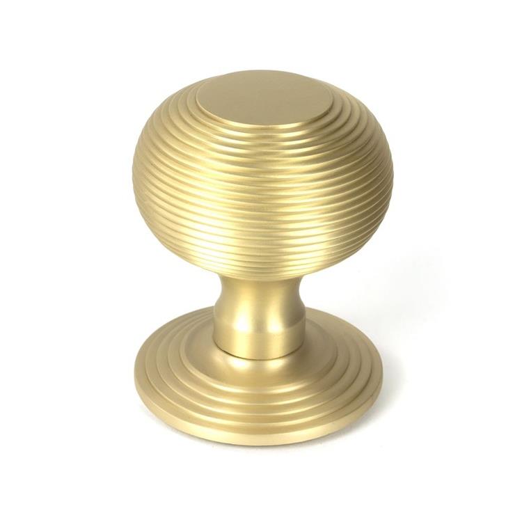 Circular Satin Brass Beehive Centre Door Knob