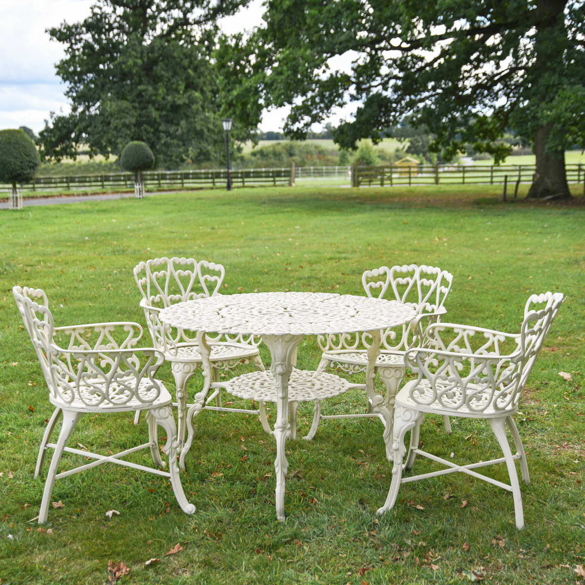 "Hearts Desire" Solid Cream Four Seat Garden Dining Set