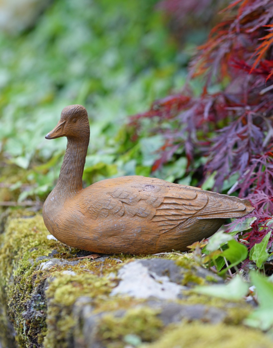 Rustic Cast Iron 'Waddles' Duck Gard…