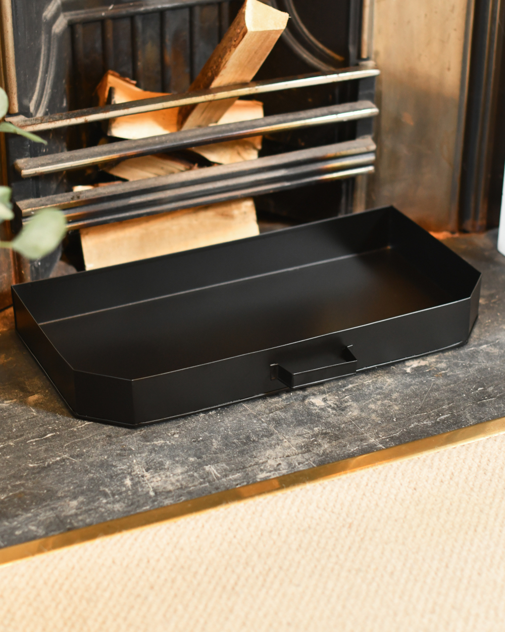 Large Traditional Jet Black Ash Pan