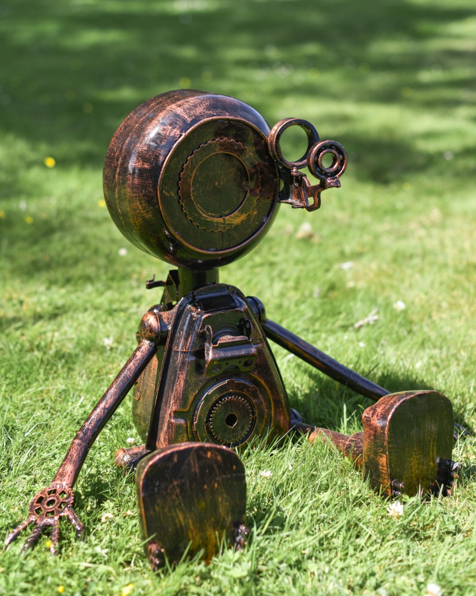 Recycled Metal Parts Sitting Robot - 60cm