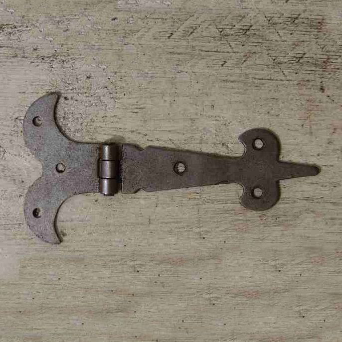 Rustic Ornate Fleur-de-Lys Hinge - 135mm