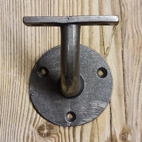 Traditional Cast Iron Hand Rail Bracket - 10cm