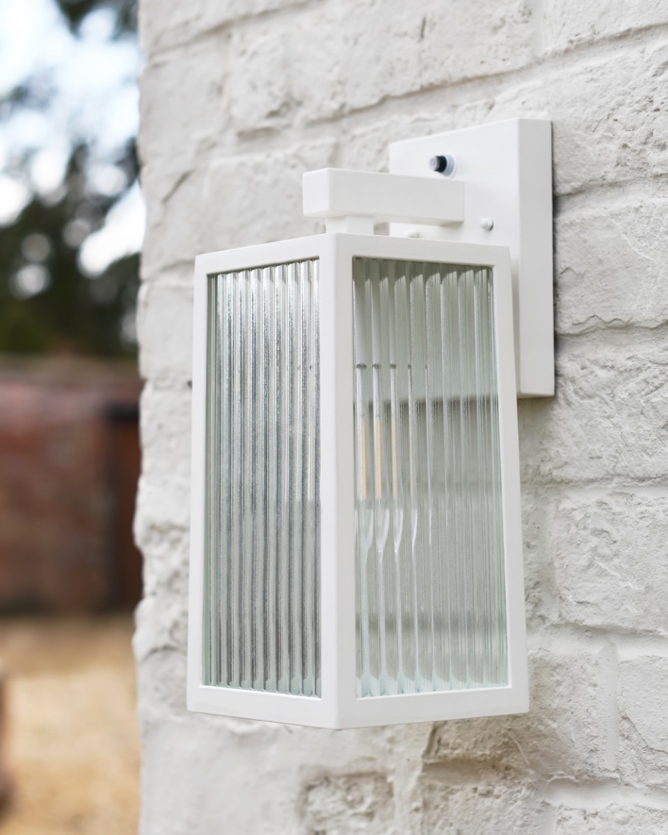 Contemporary White 'Caja' Wall Light - Ribbed Glass