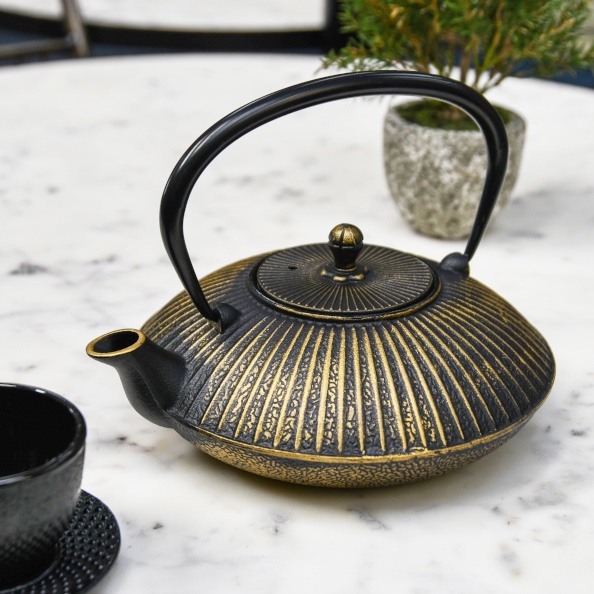 Traditional Ornate Black & Gold Iron Teapot