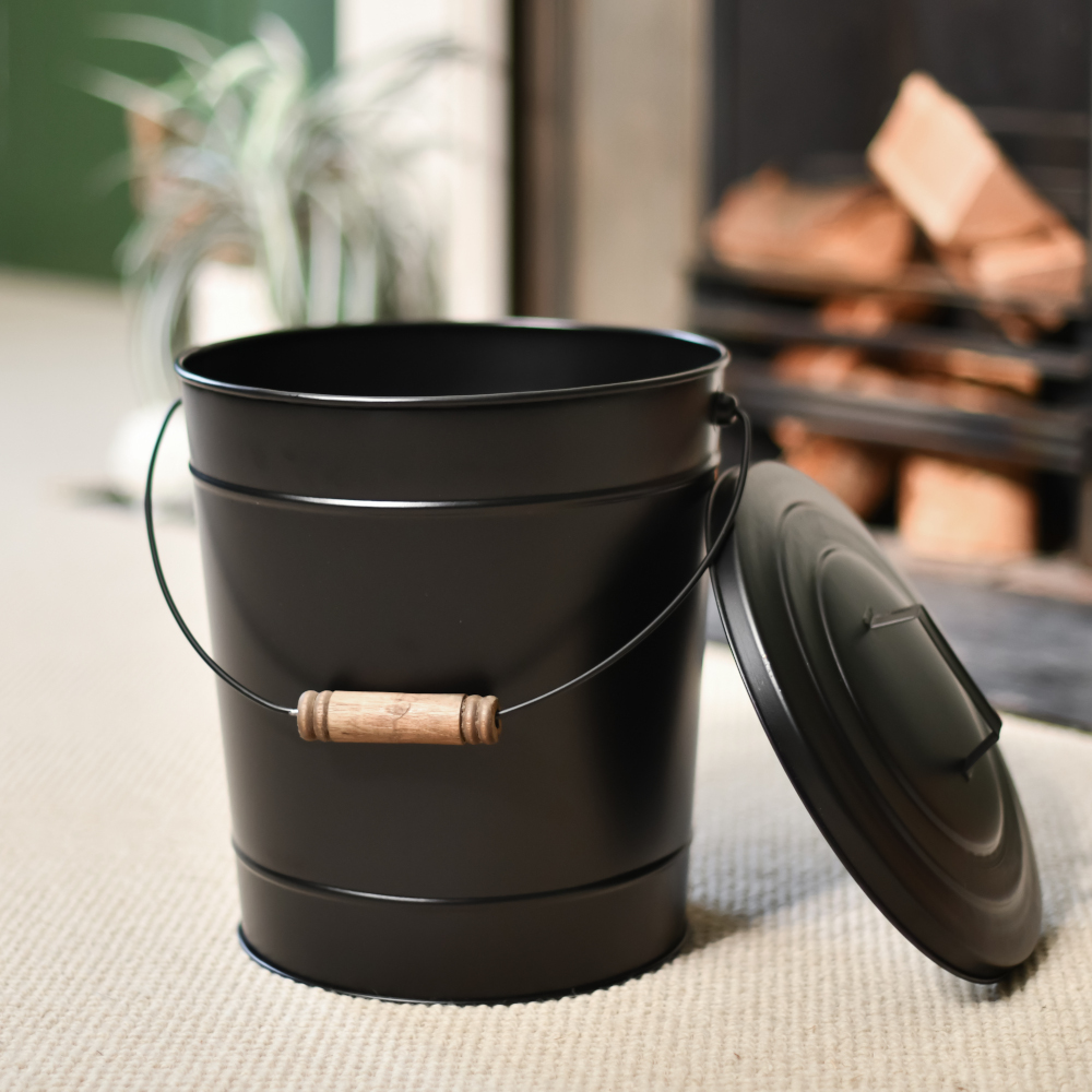Simplistic Black Ash Bucket With Lid