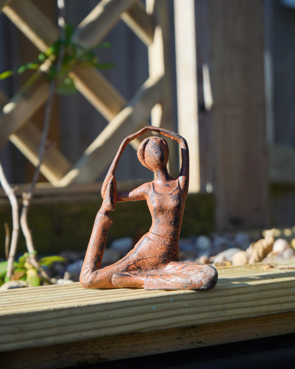 Rustic Cast Aluminium Yoga Pose Gard…