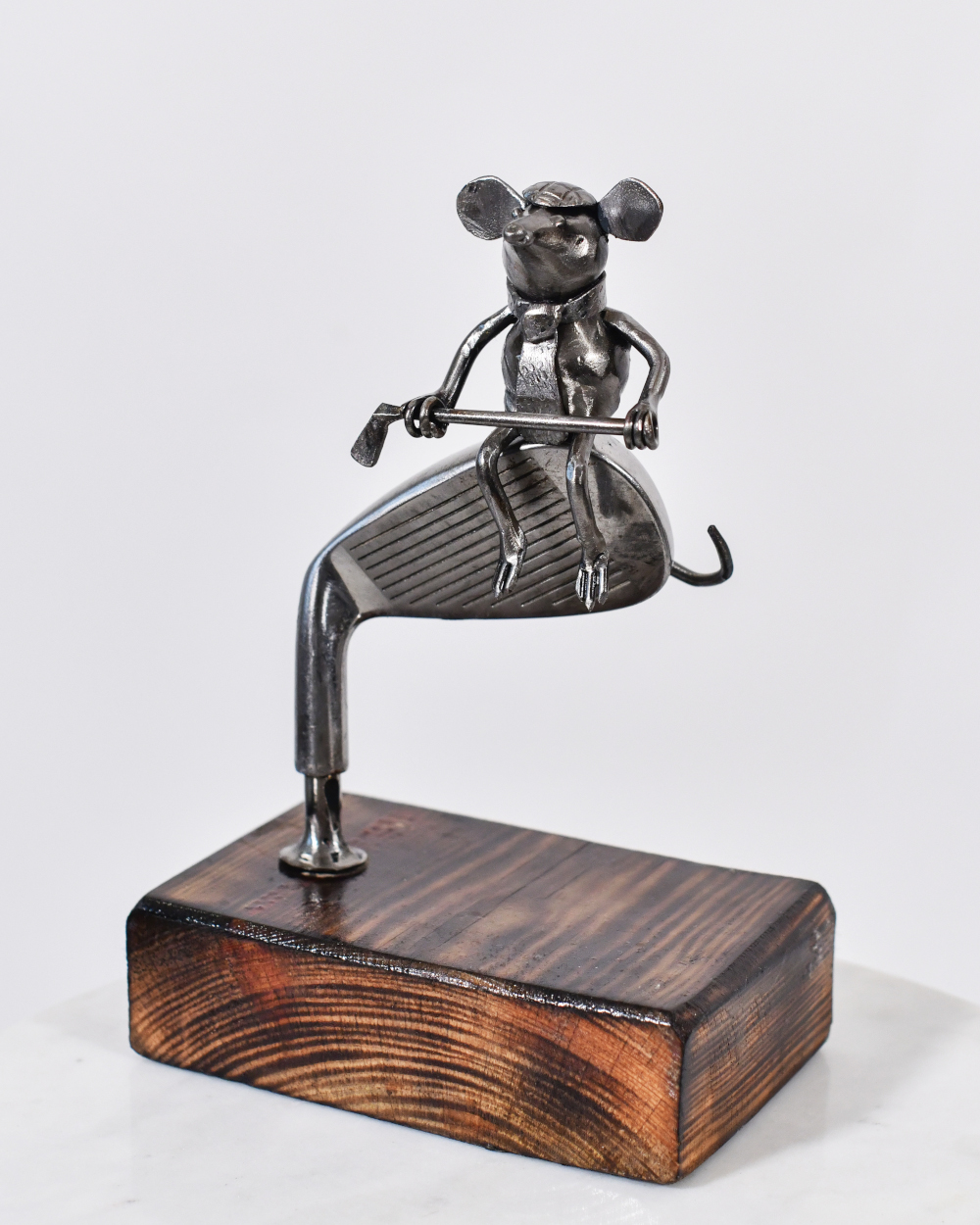 'Driver' The Golfer Mouse Home Ornament On A Wooden Base