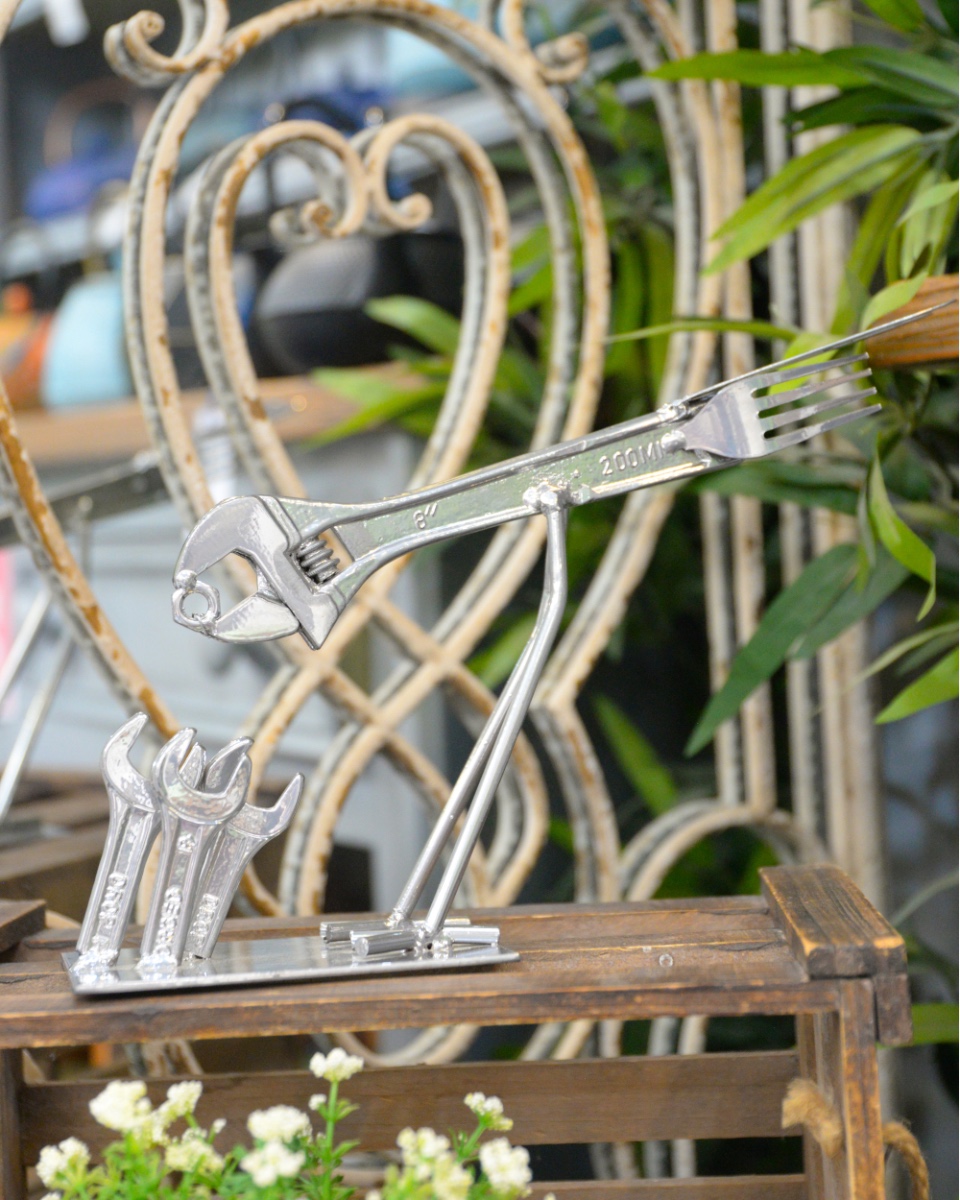 The 'Feeding Time' Scrap Metal Art Sculpture - 20cm