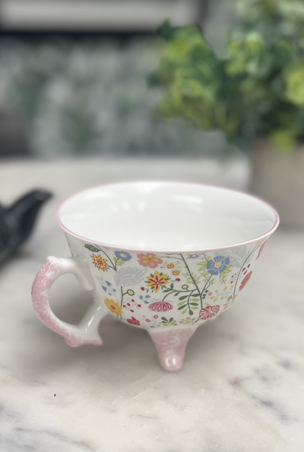 'The Sakura' Pink Floral Three Feet Ceramic Teacup