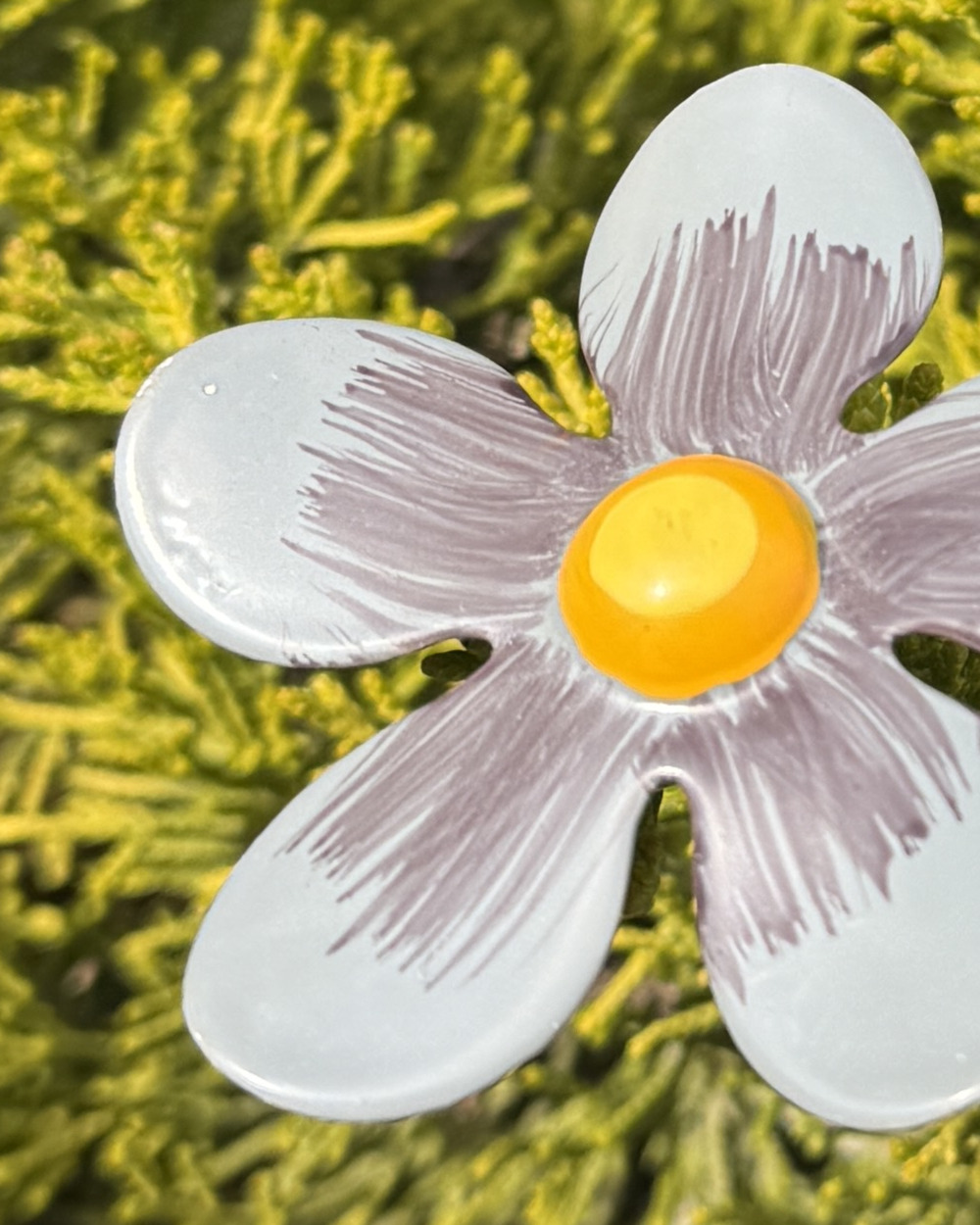 Beige Mini Steel Forget Me Not Details
