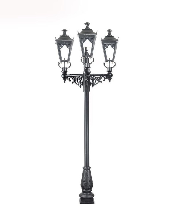 Gothic 'Cleobury' Triple Headed Lamp Post - Copper