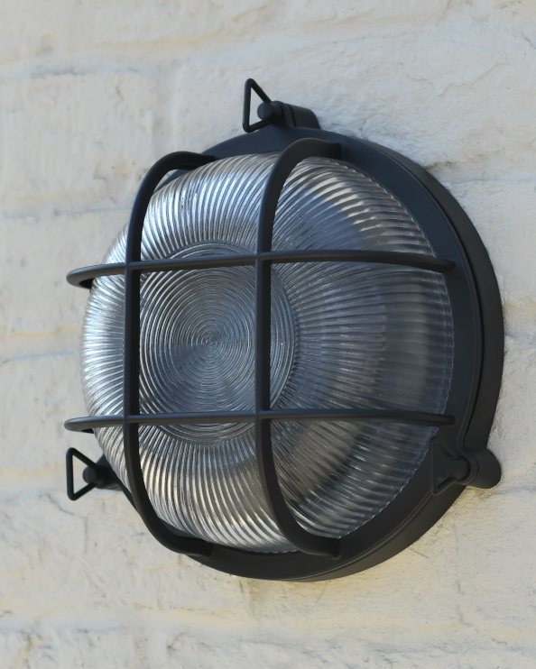 Traditional Black 'Seapoint' Round N…