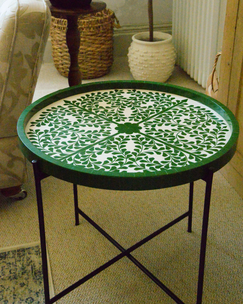 Circular Decorative Wooden Table With Iron Legs - Green Close Up