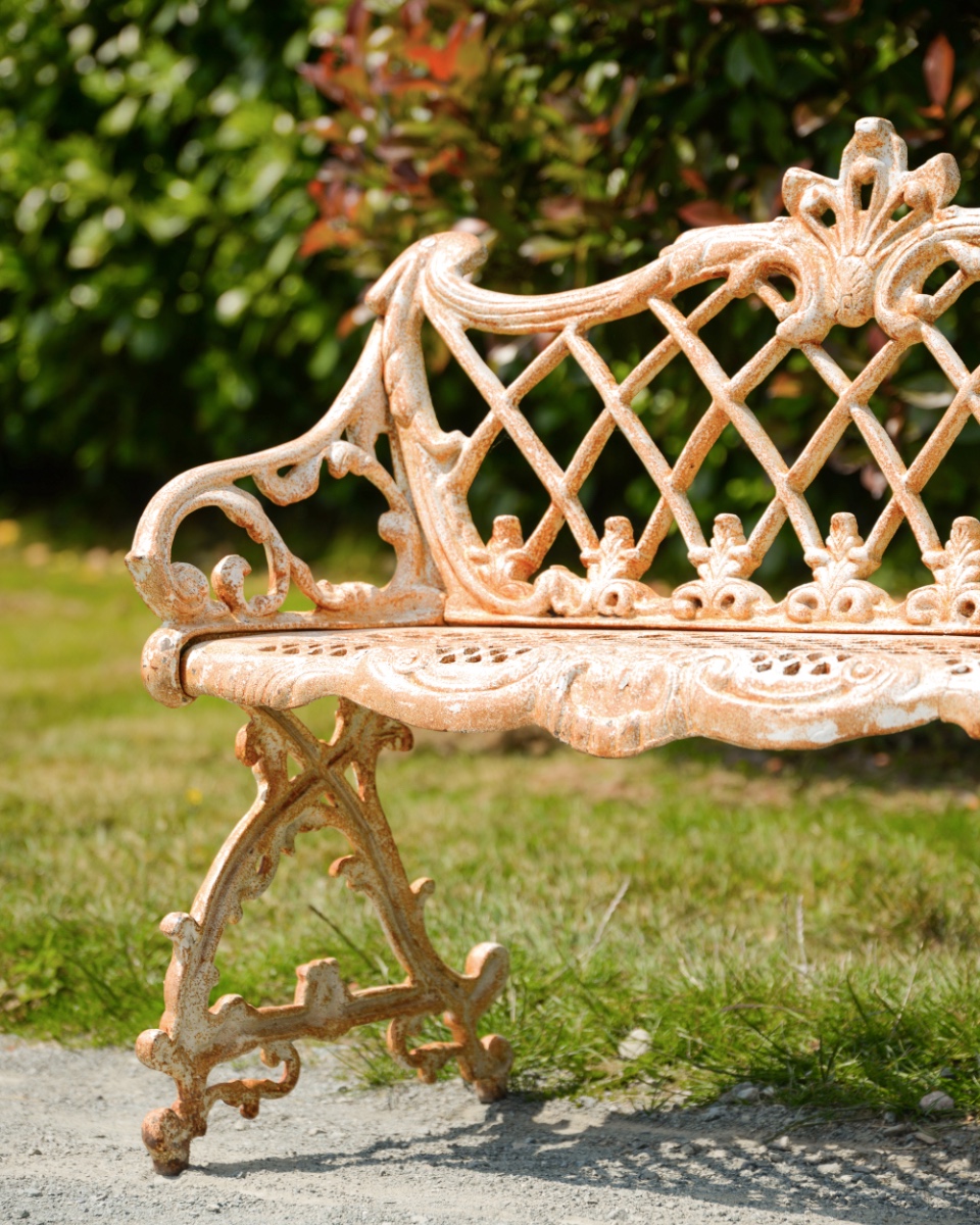 Victorian Cast Iron Antique Cream Garden Bench - Two Seater Details