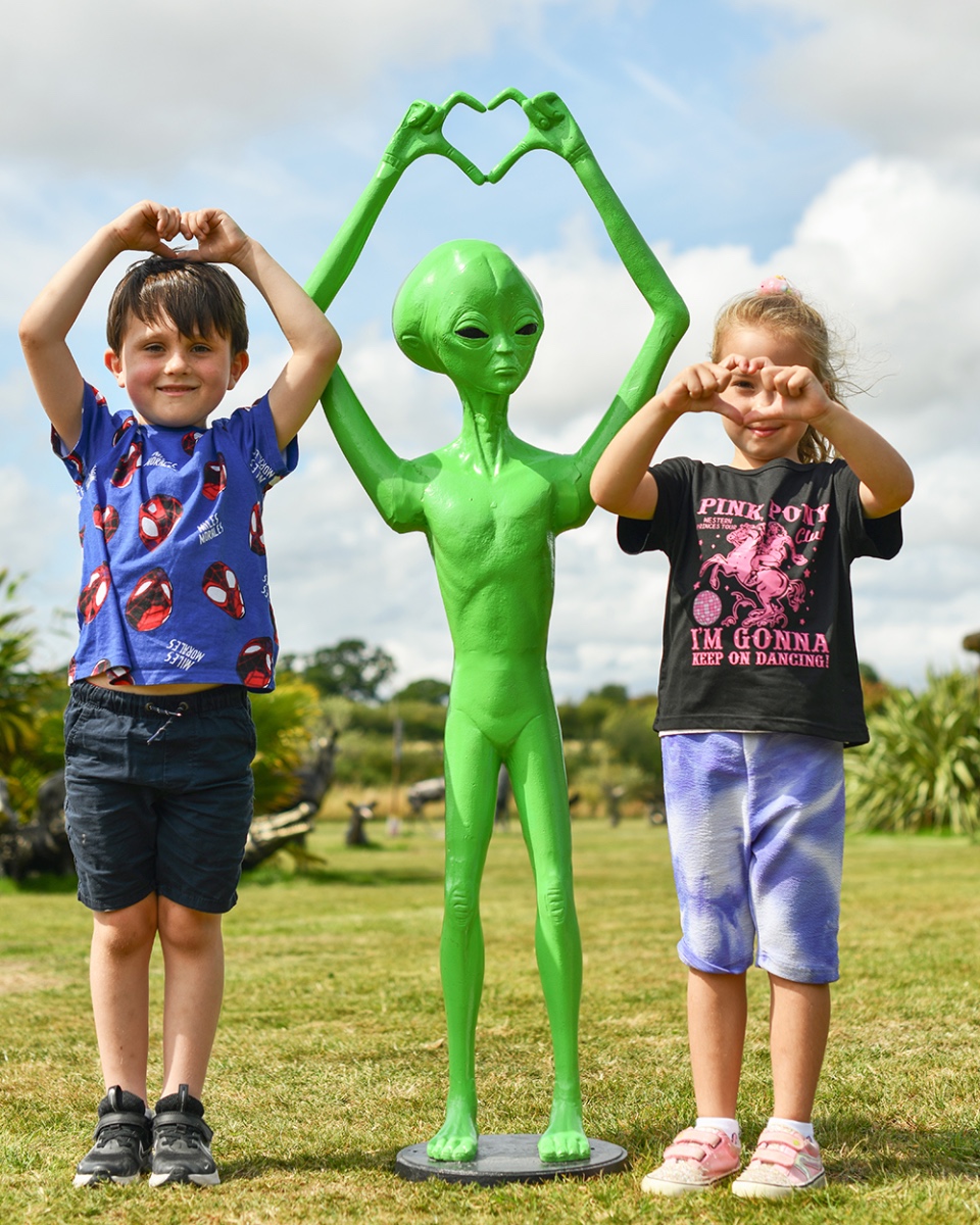 Cast Aluminium Loving Alien Sculptur…