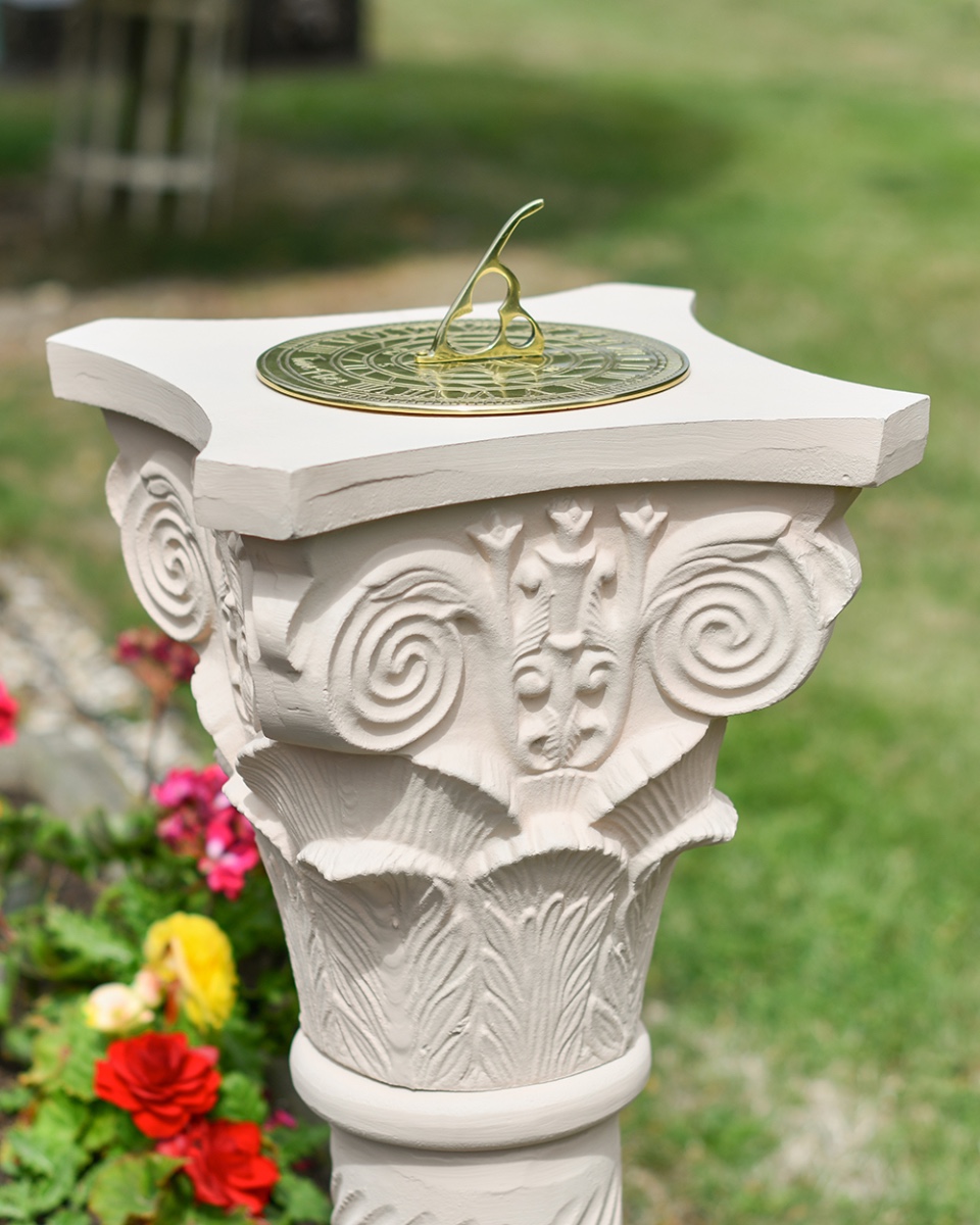 'Corinthian' Ornate Cream Cast Aluminium Sundial Column Close Up