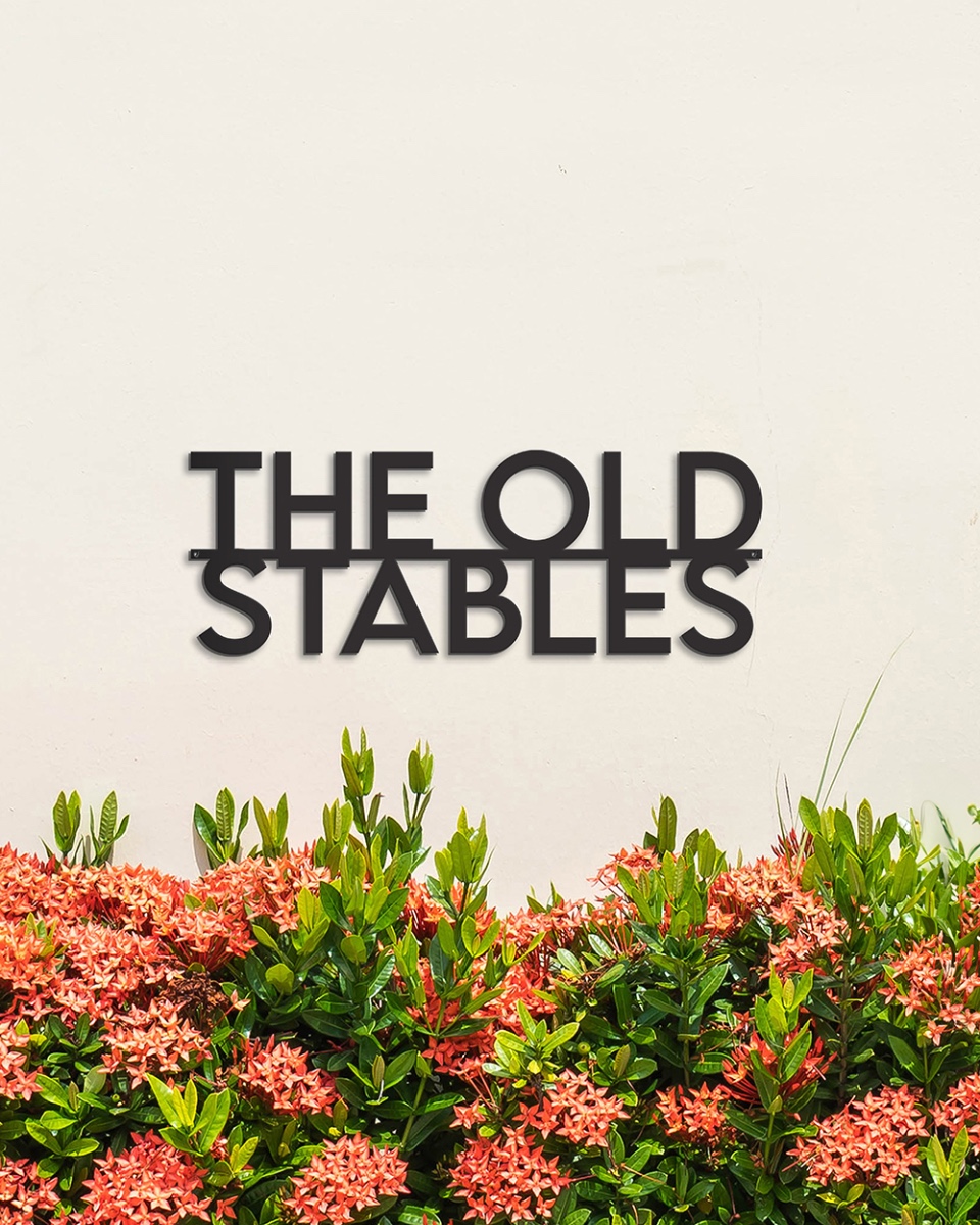 Minimalist Underlined House Name Sig…