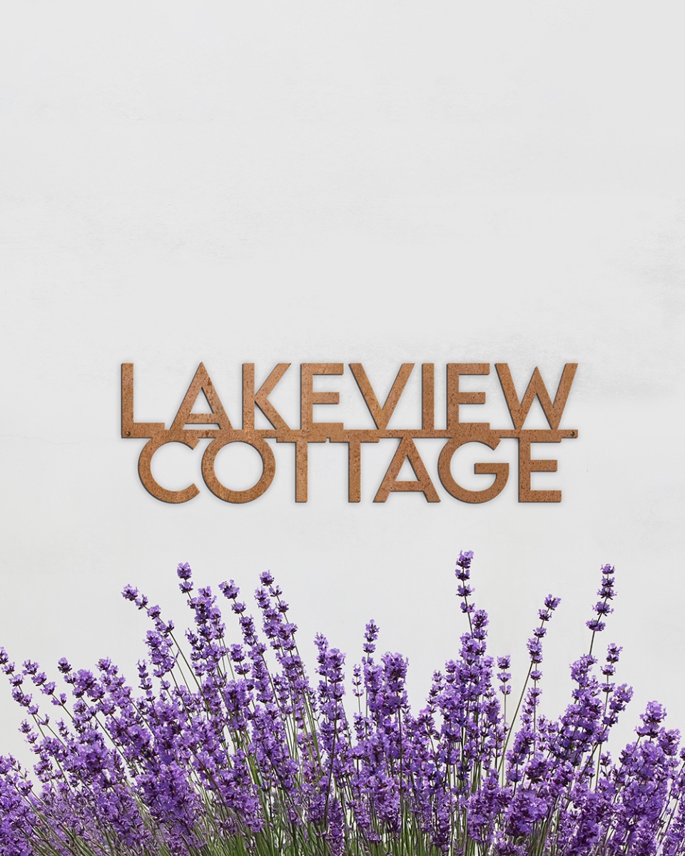 Minimalist Underlined House Name Sig…