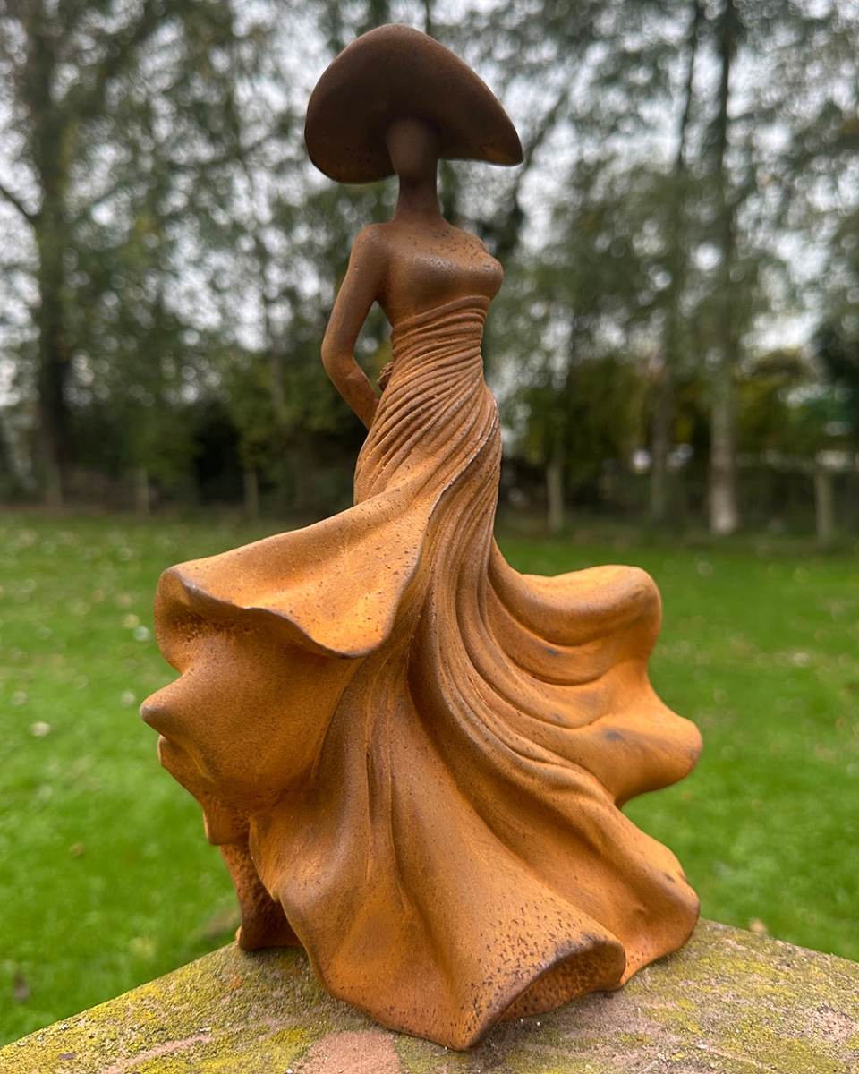 Rustic Cast Iron 'Majestic Lady' Gar…