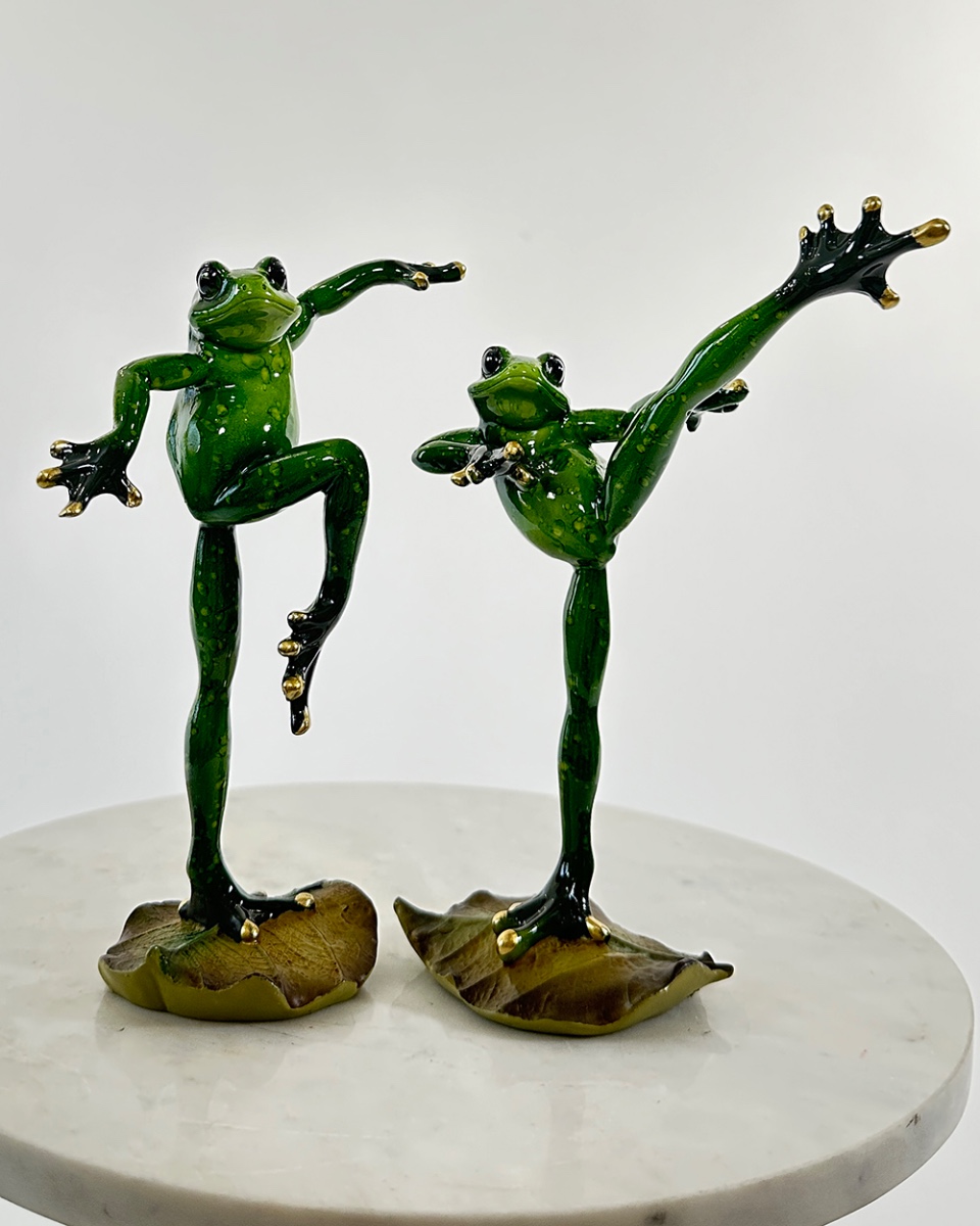 'Martial Arts Kick' Resin Frog Ornaments