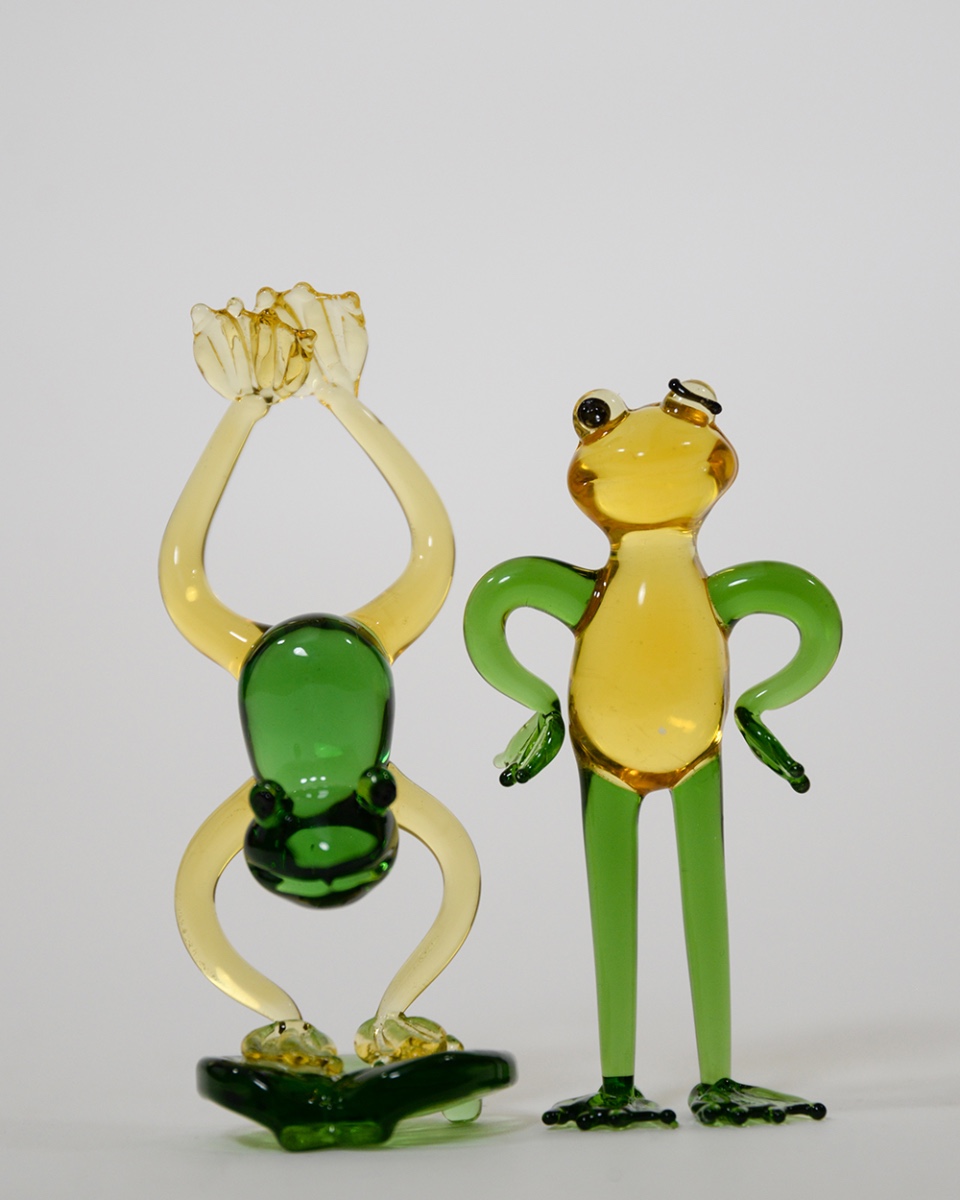 Decorative Glass Pair Of Playful Frogs Ornaments