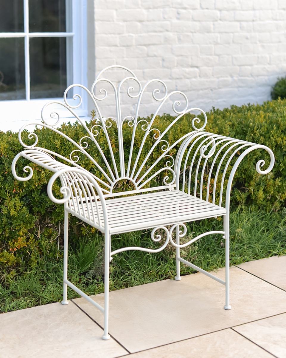 'Manor Guardian' French Cream Garden Chair