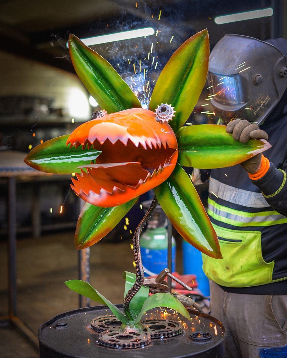 Scrap Metal 'Chomper' The Flower Garden Sculpture