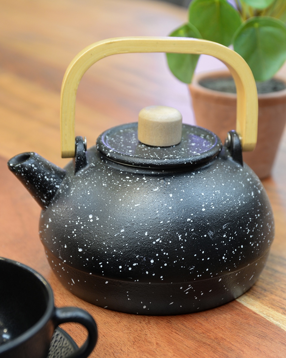 Cast Iron 'Hoshi' Speckled Black & Bamboo Japanese Teapot