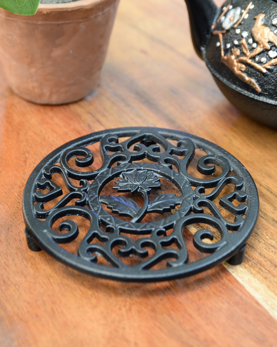 Cast Iron 'Karakusa' Black Japanese Trivet