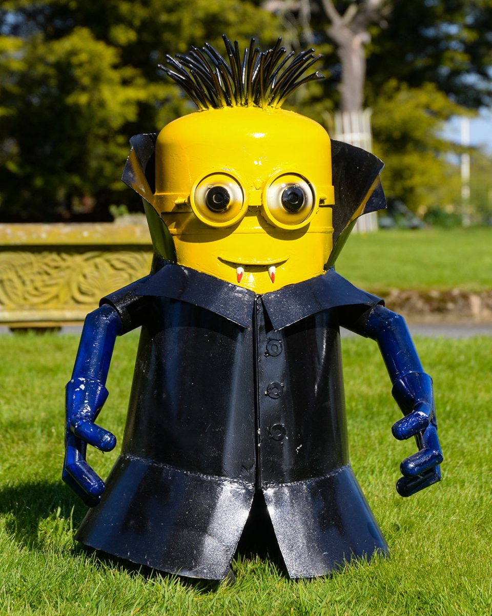 Scrap Metal 'Dracula' Mini Monster