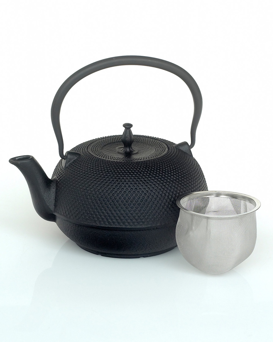 Cast Iron 'Kuro' Japanese Black Teap…
